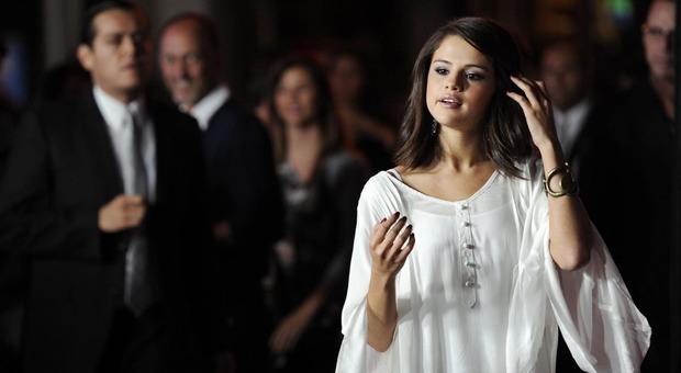 Selena Gomez, parla l'amica che le ha donato un rene: «Dopo il trapianto è quasi morta»