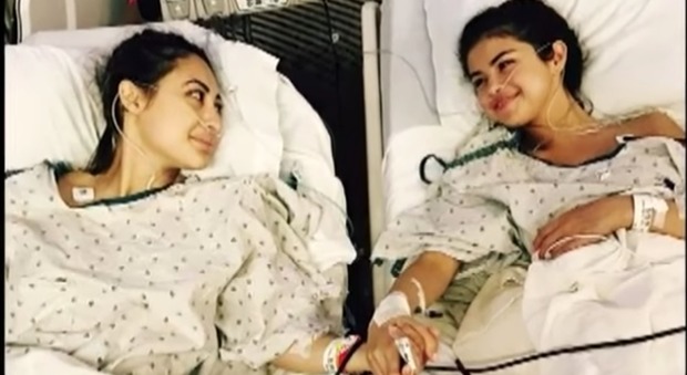 Selena Gomez, l'amica che le ha donato un rene: "È quasi morta dopo il trapianto"