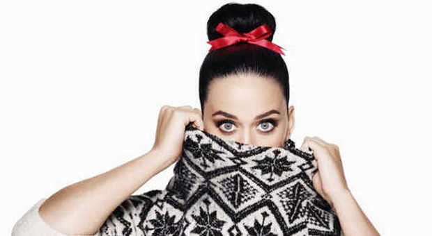 Katy Perry per la collezione natalizia di H&M