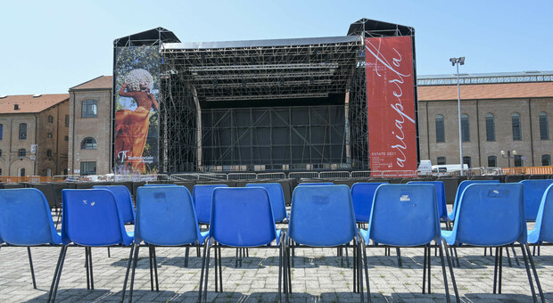 Il palco costato 51 mila euro installato al Censer di Rovigo