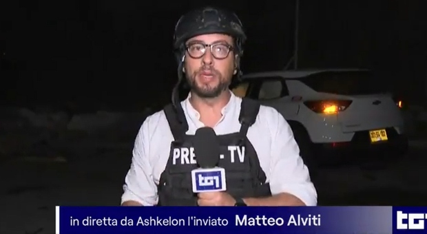 Matteo Alviti, l'inviato del Tg1 in Israele è vivo per miracolo: «Dieci secondi e sarei morto»