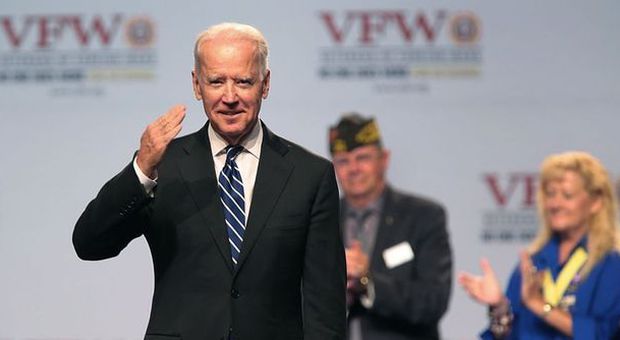 Il segreto di Joe Biden svelato dalle guardie del corpo: «Il vicepresidente nudo in piscina»