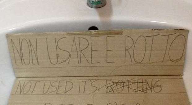 “Not used, it's rotting”, a Otranto inglese maccheronico per comunicare con i turisti