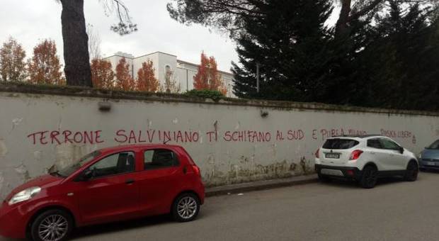Benevento, scritte contro Salvini: «Segno che la Lega fa paura»