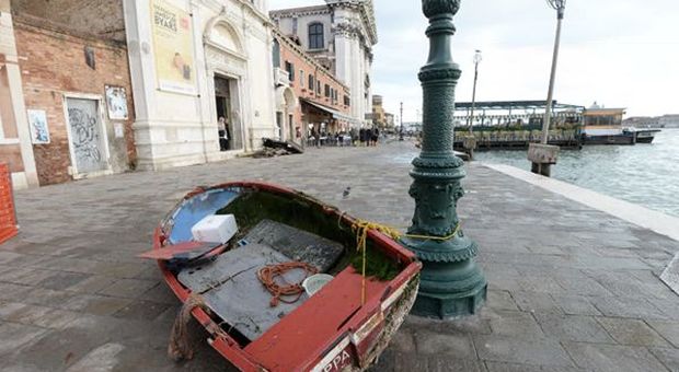 Venezia, suonano ancora le sirene: attesa marea da codice rosso