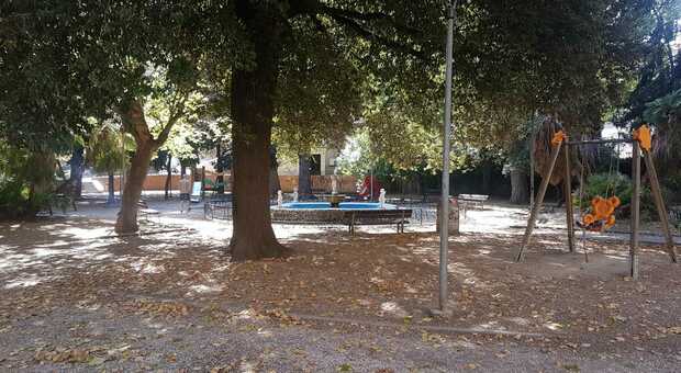 Porto Sant'Elpidio, aggredito al parco di villa Bernetti. Il sindaco: «Episodi preoccupanti»