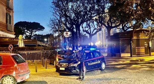 Servizio «Alto impatto» dei carabinieri a Castellammare: decine di multe, denunciati due parcheggiatori abusivi