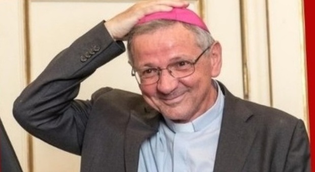 Il vescovo è online: don Claudio risponde via web ai parrocchiani