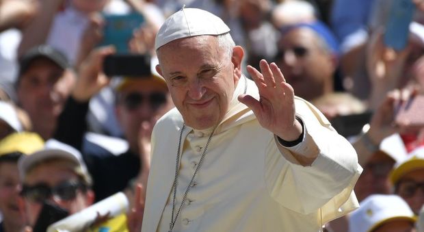 Il Papa fa avere i gelati a centro che ospita migranti ai Castelli Romani: «Sentitevi a casa»