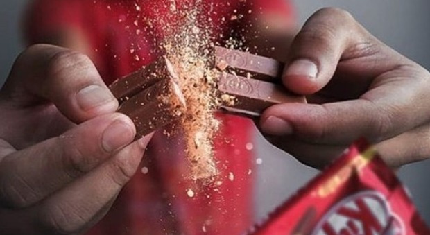 Rivoluzione Nestlè, arrivano i KitKat “di lusso”: disponibili in 1500 gusti diversi