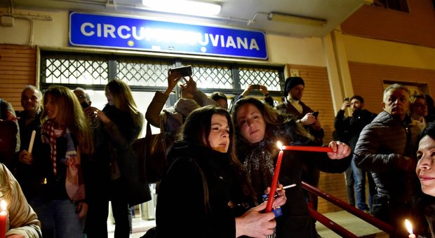 Napoli, stupro in Circumvesuviana: «Noi donne cresciute con l'incubo di prendere quel treno»
