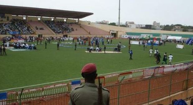 Dakar, otto morti fra i tifosi per il crollo di un muro dello stadio