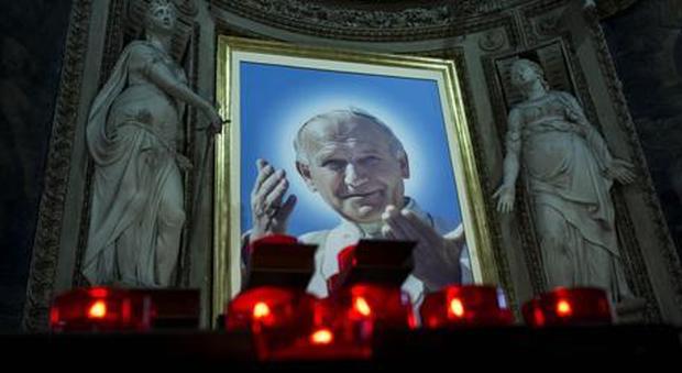 Brescia, rubate le reliquie di San Giovanni Paolo II: i ladri si sono finti turisti