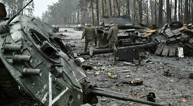 L'autosabotaggio dei soldati russi: «Danneggiano i loro stessi carri armati». Cosa dicono nelle intercettazioni