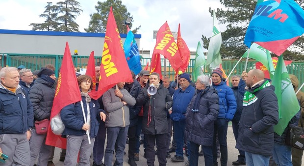 Lavoratori e sindacati in agitazione alla Iia di Valle Ufita