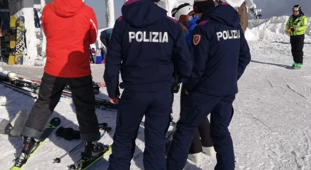 Cocaina sulle piste da sci a Livigno, la droga venduta anche da donne con neonati