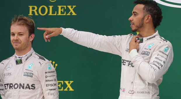 Hamilton non molla: «Non si sa mai cosa può succedere». Rosberg: «Ad Abu Dhabi voglio vincere»