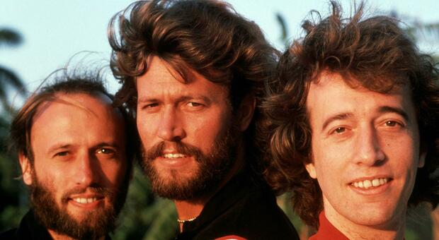 Bee Gees, ecco il trailer del docufilm sui tre fratelli che hanno fatto cantare e ballare il mondo