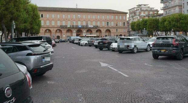 Parcheggi e viabilità in centro: i residenti chiedono un incontro