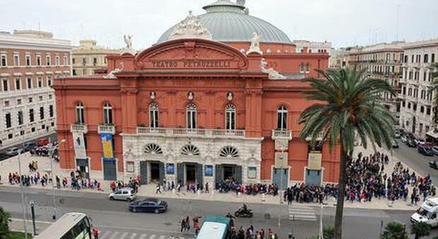 Teatro Petruzzelli, i proprietari chiedono la mediazione civile
