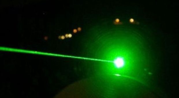 Laser contro aereo a Venezia