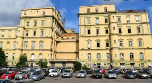 Coronavirus a Napoli: positiva la direttrice sanitaria, scatta la quarantena al Policlinico Vanvitelli