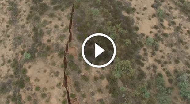 Il video della crepa girato da un drone