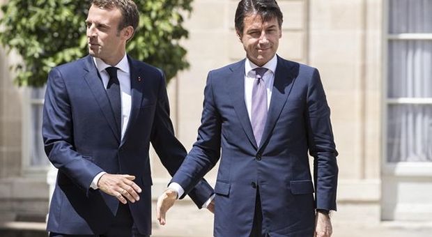 Conte incontra Macron: "Disponibilità su sbarchi e ridistribuzione migranti"