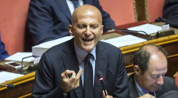 Riforme, cento senatori contro Renzi: violate regole parlamentari