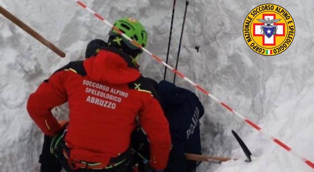 Valanga sul Monte Velino, ancora nessuna traccia degli escursionisti dispersi. I soccorritori: «Nulla è finito»