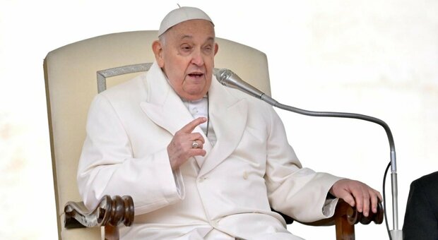 Papa Francesco: «Non ho alcuna intenzione di dimettermi ora. In seminario ebbi una piccola sbandata». Ecco l'autobiografia