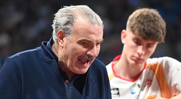Coach Sacchetti carica Pesaro: «Vuelle, vinciamo a Venezia e poi vediamo cosa succede»