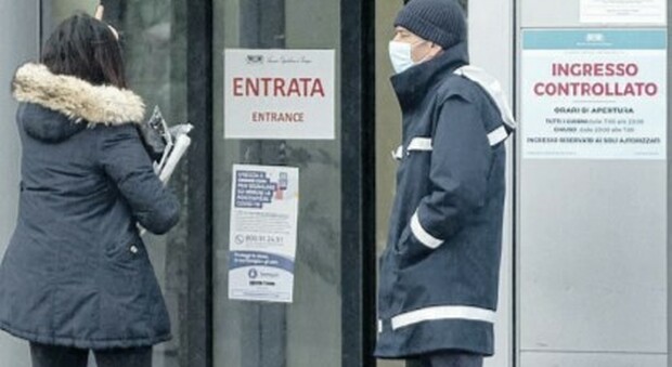Covid in Umbria, gli ospedali in crisi sospendono visite e interventi: «E qui i medici se ne vanno»