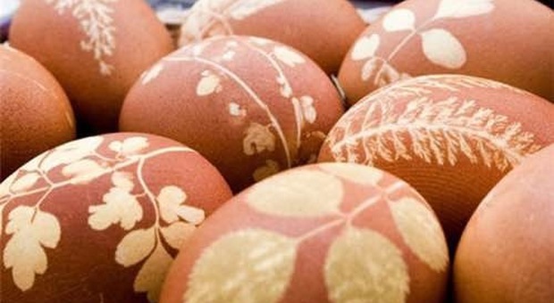 Le uova colorate per festeggiare la primavera