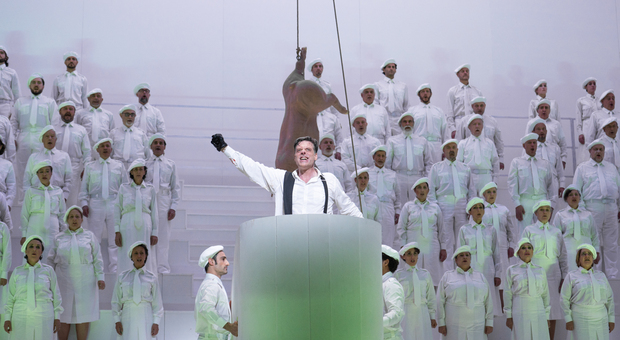 Il Mefistofele, regia di Simon Stone, che ha inaugurato il 27 novembre l'Opera di Roma