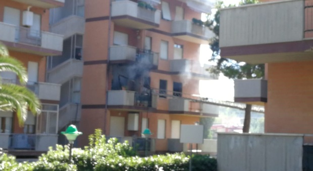 Pedaso, scoppia l'incendio: due persone intossicate e appartamenti evacuati