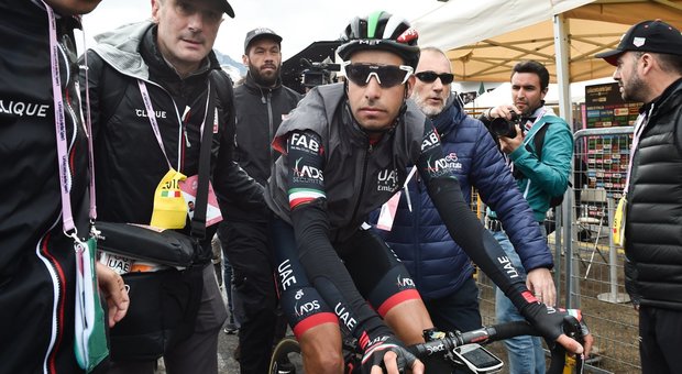 Giro d'Italia, Aru: «Vi chiedo un pò di comprensione per il mio dramma sportivo»