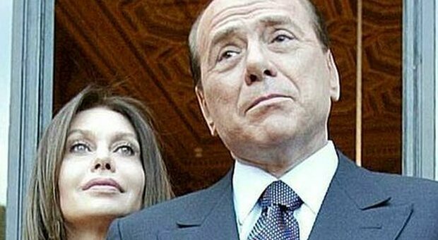 Berlusconi ricoverato, il messaggio della ex moglie Veronica Lario: «Sono un po' preoccupata»