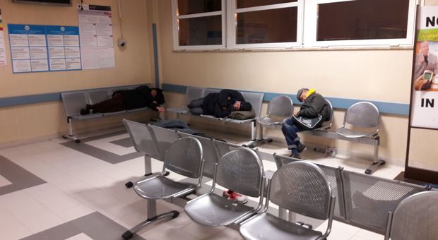 Roma, il piano freddo è in ritardo: i clochard dormono negli ospedali