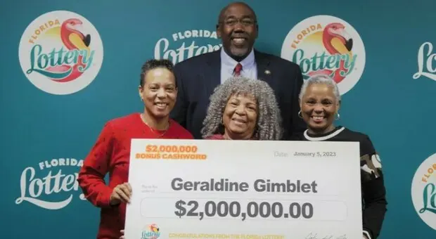 Spende i risparmi di una vita per curare il cancro al seno della figlia: vince 2 milioni alla lotteria