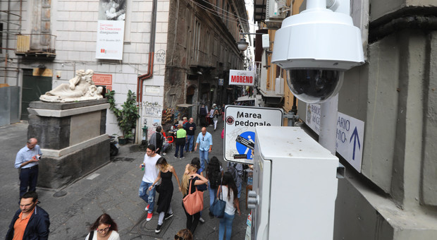 Napoli, arrivano 92 telecamere per la sicurezza: via libera dal Viminale