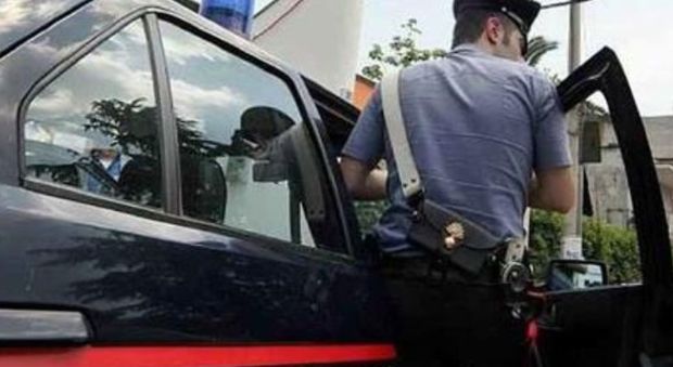 Taranto, ruba un'auto e fugge: folle inseguimento contromano tra i pedoni