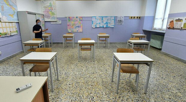 Milano, primi casi Covid a scuola: quattro classi finiscono in isolamento