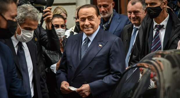 Berlusconi affondo dal seggio: «Scelta candidati: cambiare sistema». Meloni: «Libertà limitata»