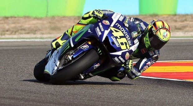 Valentino Rossi ad Aragano con la sua Yamaha