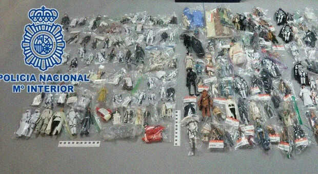 Arrestato in Spagna un giovane che ha rubato circa 250 figurine di Star Wars per un valore di oltre 1.900 euro