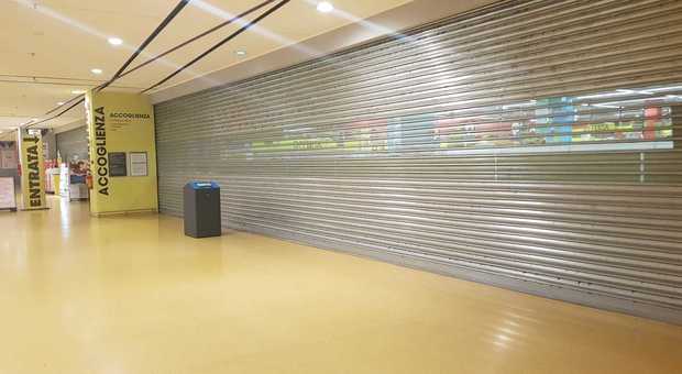 Nola, 140 dipendenti a rischio: Auchan chiude per sciopero