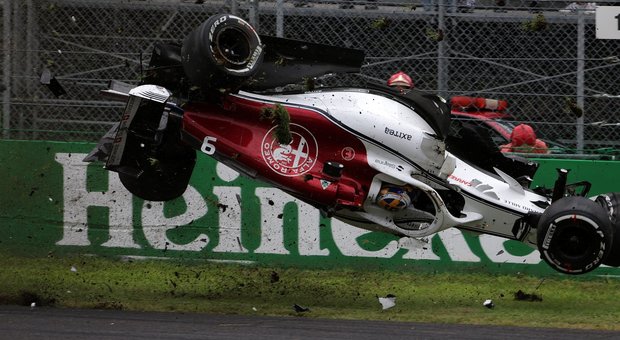 Gp Monza, incidente choc: Ericsson illeso, prove sospese