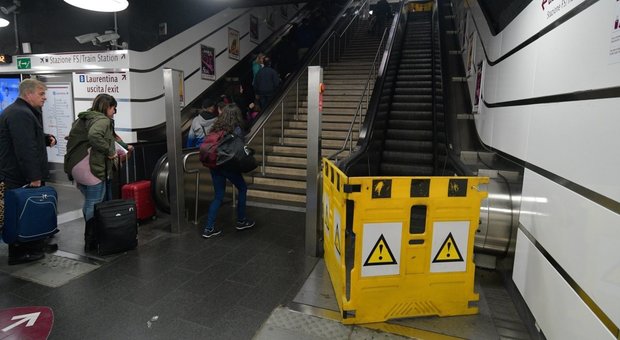 Incubo scale mobili nella metro: 800 guasti al mese, gli addetti alla manutenzione: «I freni sono difettosi»