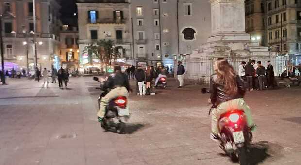 Moto in piazza Dante